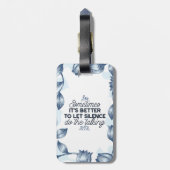 Power des Schweigens - inspirierendes Zitat Gepäckanhänger (Rückseite vertikal)