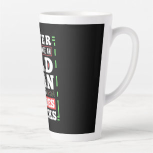 Power eines alten Mannes, der Aktien handelt Milchtasse