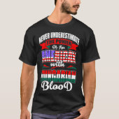Power eines Amerikaners mit ungarischem T-Shirt (Vorderseite)