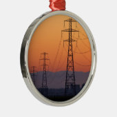 Power Pylons bei Sonnenuntergang Ornament Aus Metall (Rechts)