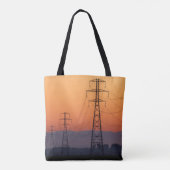 Power Pylons bei Sonnenuntergang Tasche (Rückseite)