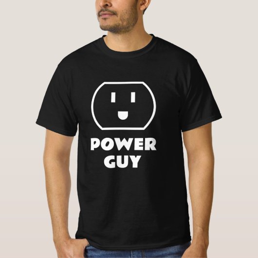 Power Typ Sockel in Shirt. Fun Tee für Elektriker (Vorderseite)