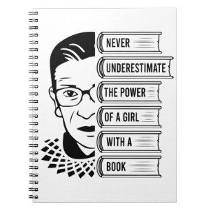 Power von Mädchen mit Buch nie unterschätzen