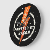 Powered by Bacon Funny Retro Feinschmecker Ästheti Große Wanduhr (Winkel)