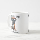 Powered by Boxer Kisses – Funny Boxer Dog Graphic Kaffeetasse (Vorderseite Links)