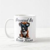 Powered by Boxer Kisses – Funny Boxer Dog Graphic Kaffeetasse (Links)