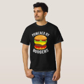 Powered by Burgers Cheeseburger Hamburger Lover T-Shirt (Vorne ganz)