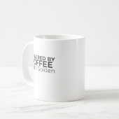 Powered by Coffee and a Golden Retriever Coffee Kaffeetasse (Vorderseite Links)