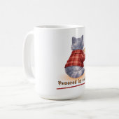 "Powered by Coffee" Katze hält eine Tasse Kaffee (Vorderseite Links)