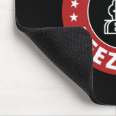Powered By Deez Nuts - Lustiger Nussknacker Weihna Mousepad (Ecke)