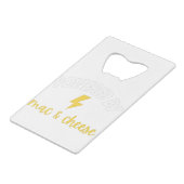 Powered by Mac und Cheese Geldbeutel Flaschenöffner (Rückseite Schrägansicht)