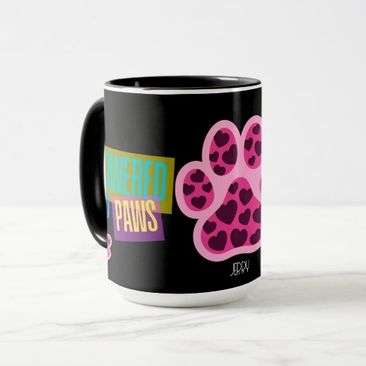"Powered by Paws" rosa Herz-Design Tasse (Vorderseite Links)