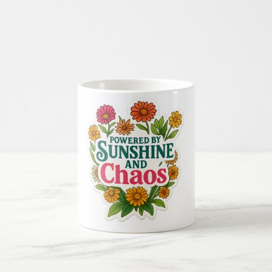 🌼🌞 “Powered by Sunshine and Chaos” Mug ☕💥 Kaffeetasse (Mittel)