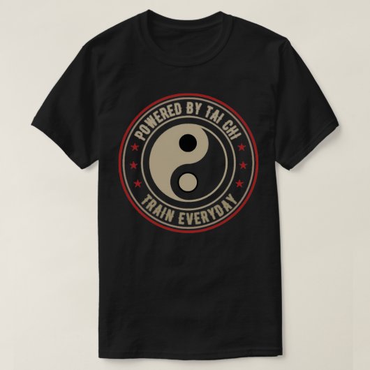 Powered by Tai Chi Qi Gong topyangpresentdojow T-Shirt (Design vorne)