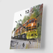 Powerful Diesel Engine Colorful Foliage Fall Train Quadratische Wanduhr (Winkel)