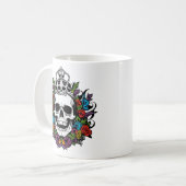 Prächtiger Totenkopf mit Krone und farbenfrohen Ro Kaffeetasse (Vorderseite Links)