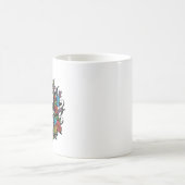 Prächtiger Totenkopf mit Krone und farbenfrohen Ro Kaffeetasse (Mittel)