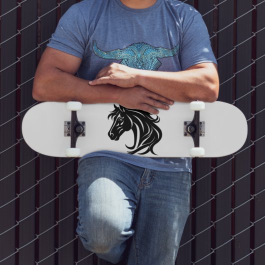 Prachtvoller schwarzer Pferdekopf Skateboard (Außenbereich 3)
