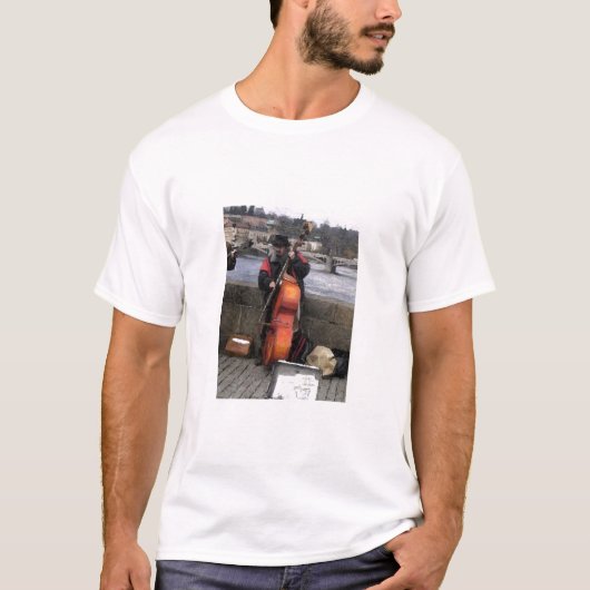 Prag-Bassist T-Shirt (Vorderseite)