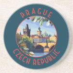 Prag Tschechische Republik Retro Distressed Circle Getränkeuntersetzer<br><div class="desc">Prager Retrovektor-Reisedesign. Prag,  die Stadt der Hauptstadt der Tschechischen Republik,  wird von der Moldau geteilt. Es heißt "die Stadt der hundert Brüder",  es ist bekannt für seinen Altstädter Ring.</div>