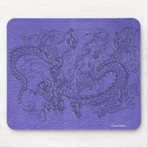 Prägeartiger Drache auf blauer lederner Mousepad