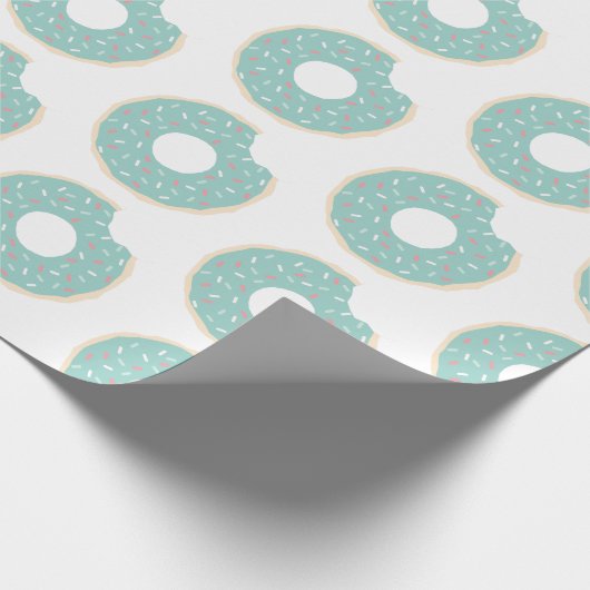 Prägnante grüne Donut-Musterschrift Geschenkpapier (Ecke)