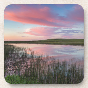 Prairie-Teich spiegelt brillante Sonnenaufgangswol Untersetzer