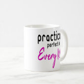 Praktisch perfekt in jeder Hinsicht Kaffeetasse (VorderseiteRechts)