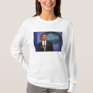 Präsident Barack Obama gibt eine Ankündigung bekan T-Shirt