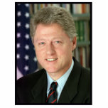 Präsident Bill Clinton Foto Freistehende Fotoskulptur<br><div class="desc">Bill Clinton ist ein amerikanischer Politiker aus Arkansas, der 42. Präsident der Vereinigten Staaten (1993-2001) war. Er trat sein Amt am Ende des Kalten Krieges an und war der erste Präsident der Babyboomer-Generation. — Während der Regierung von William Jefferson Clinton genossen die USA mehr Frieden und wirtschaftliches Wohlergehen als zu...</div>