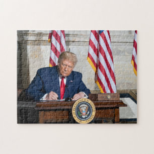 Präsident Donald J. Trump auf Desk Puzzle