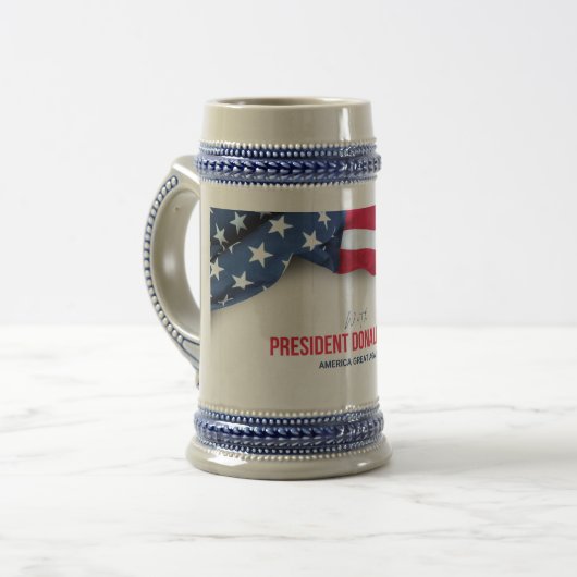 Präsident Donald Trump Gedenkstein Stein Bierglas (Vorderseite Links)