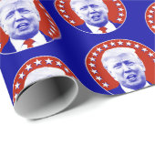 Präsident Donald Trump in Rot Geschenkpapier (Rolleneckpunkt)
