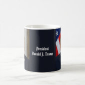 Präsident Donald Trump Offizielles Portrait 2017 Kaffeetasse (Mittel)