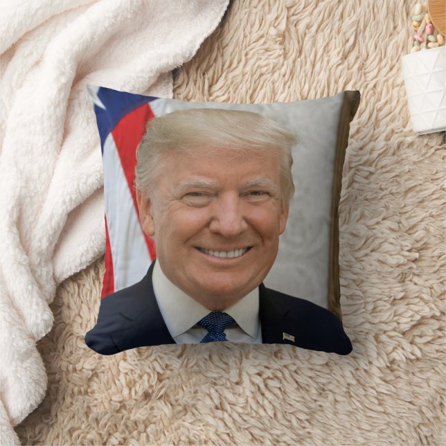 Präsident Donald Trump Offizielles Portrait 2017 Kissen (Decke)