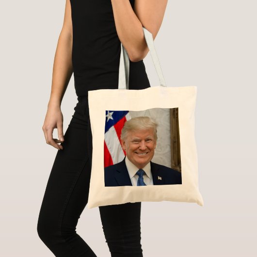 Präsident Donald Trump Offizielles Portrait 2017 Tragetasche (Vorderseite (Produkt))