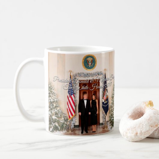 Präsident Donald Trump u. Melania-Weihnachten 2017 Kaffeetasse (Mit Donut)