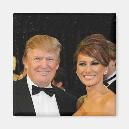 PRÄSIDENT DONALD TRUMP UND MELANIEN MAGNET (Vorne)