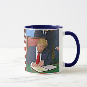 Präsident Donald Trump unterzeichnet Tasse von Pa