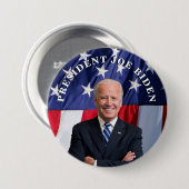 Präsident Joe Biden on Red. White and Blue Magnet Button (Vorne & Hinten)