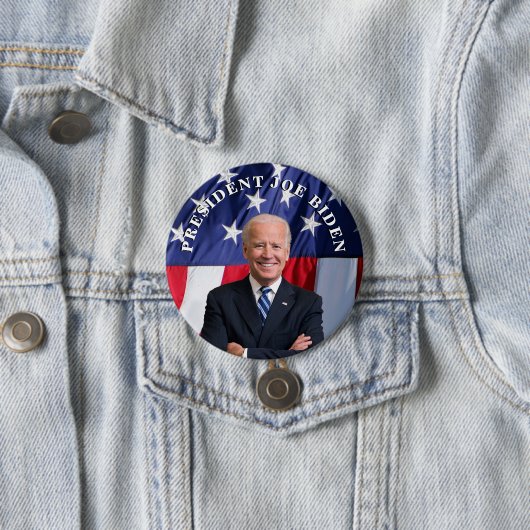 Präsident Joe Biden on Red. White and Blue Magnet Button (Beispiel)