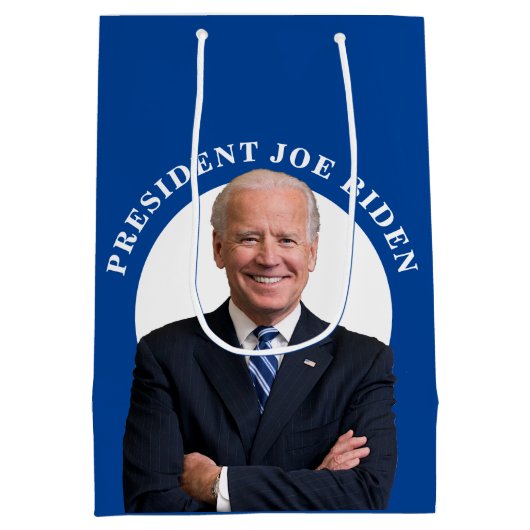 Präsident Joe Biden Portrait auf Blue Mittlere Geschenktüte (Rückseite)