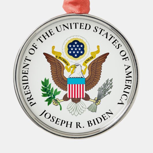 Präsident Joe Biden und Siegel des Präsidenten Ornament Aus Metall (Vorne)