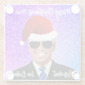 Präsident Joe Biden und Weihnachtsmannmütze Glasuntersetzer (Rückseite)