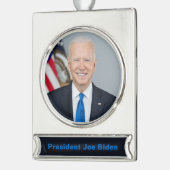 Präsident Joe Biden White House Portrait Silver Banner-Ornament Silber (Links)