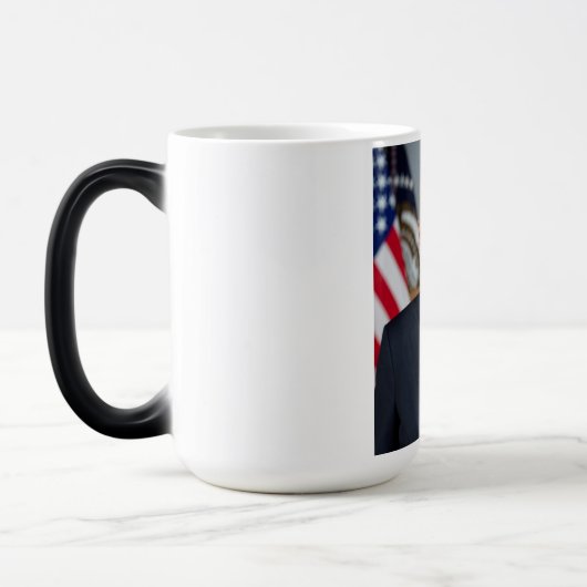 Präsident Joe Biden White House Portrait Tasse (Links)