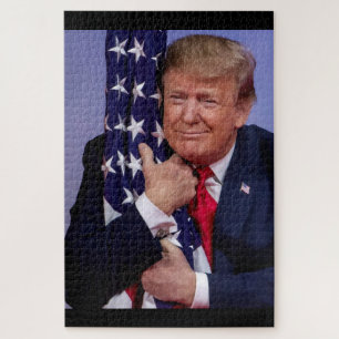 Präsident Trump drängt die amerikanische Flagge Puzzle