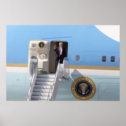 Präsident Trump entzieht Luftwaffe Eins Poster (Vorne)