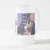 Präsident Trump Hugs, den die USA kennzeichnen Mattglas Bierglas (VorderseiteRechts)