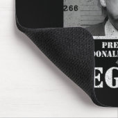 Präsident Trump Legend Mugshot Mousepad (Ecke)
